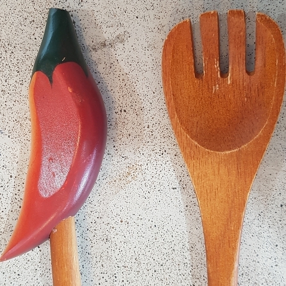 1970s Chili Peppers Wooden Salad Utensils - Picture 2 of 7